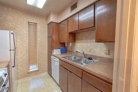 Montfort Dr, Dallas, TX 75230