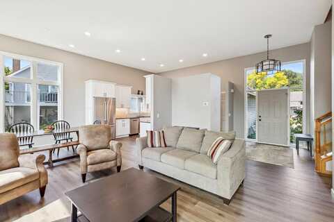 Castle Ridge, CHANHASSEN, MN 55317