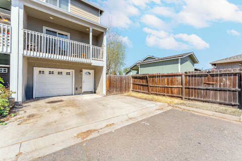 Jacqueline, WHITE CITY, OR 97503
