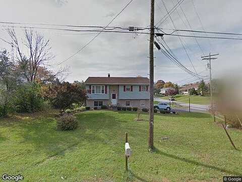 Lindia, CHAMBERSBURG, PA 17202