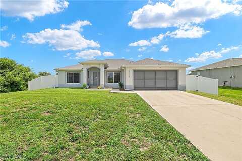 24Th, LEHIGH ACRES, FL 33976