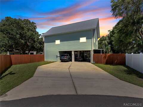 Coral, CRYSTAL RIVER, FL 34429