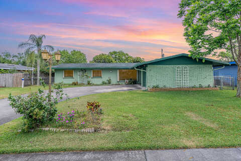 Linda, TITUSVILLE, FL 32780