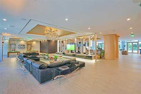 Ne 18Th St, Miami, FL 33132