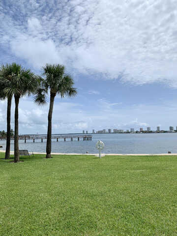 Wilma Cir, Riviera Beach, FL 33404