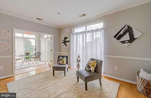 Stratford Park Pl, Reston, VA 20190