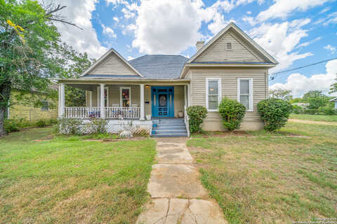 1St, FLORESVILLE, TX 78114