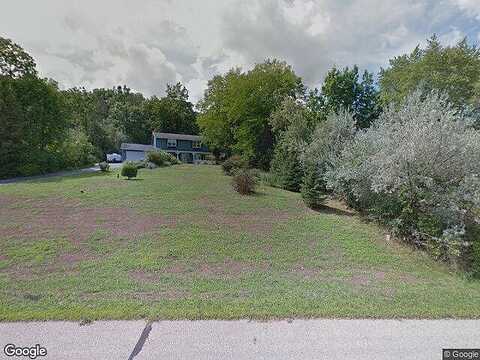 Squire, MUKWONAGO, WI 53149