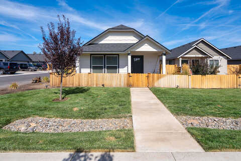 Upas, REDMOND, OR 97756