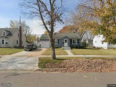 Warren, REEDSBURG, WI 53959
