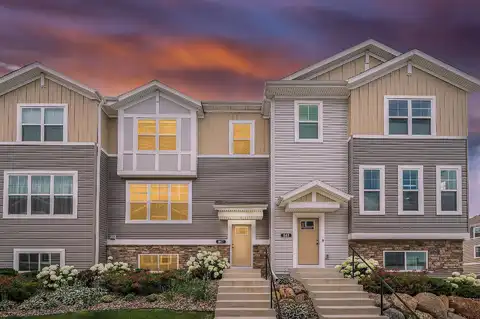 Roselyn, VICTORIA, MN 55386