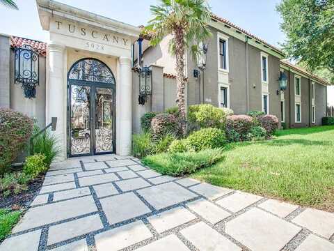 Sandhurst Ln, Dallas, TX 75206