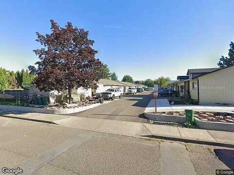 E 9Th St, Newberg, OR 97132