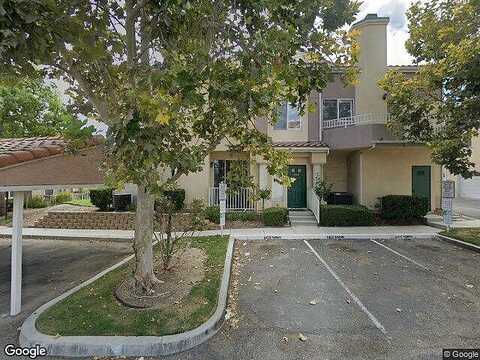 Flynn Dr, Canyon Country, CA 91387