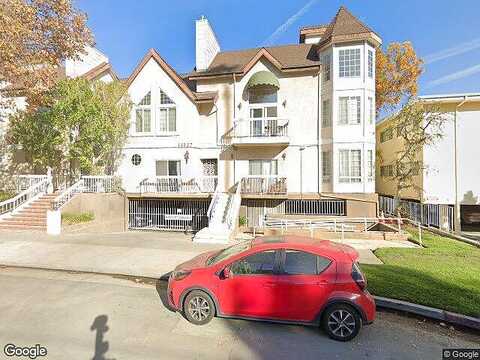 Dickens St, Sherman Oaks, CA 91403