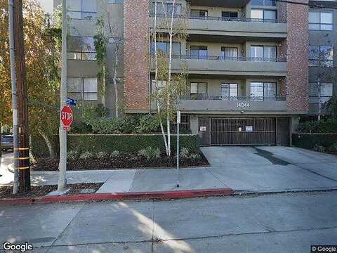 Dickens St, Sherman Oaks, CA 91403