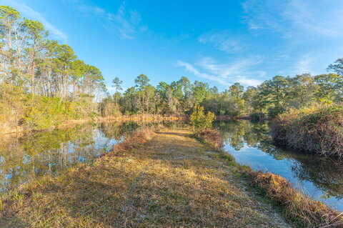 Parker, LAUREL HILL, FL 32567