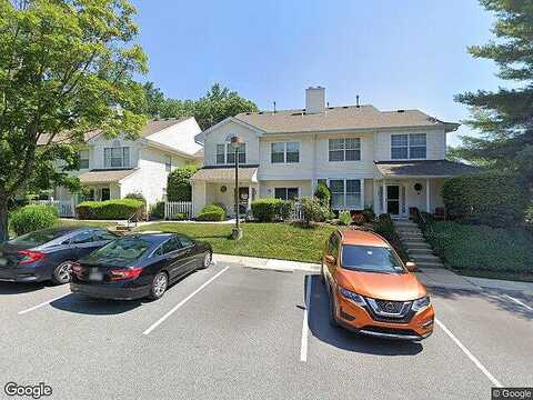 Deerfield Ct, Glen Mills, PA 19342
