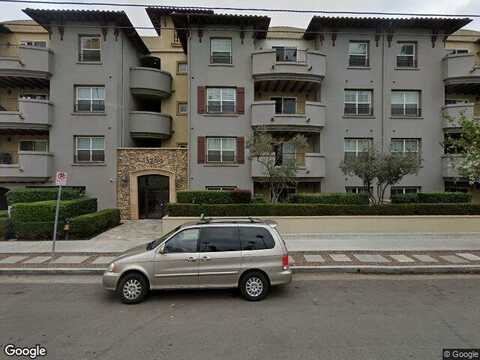 Moorpark St, Sherman Oaks, CA 91423