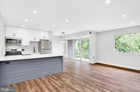 Lotte Dr, Woodbridge, VA 22192