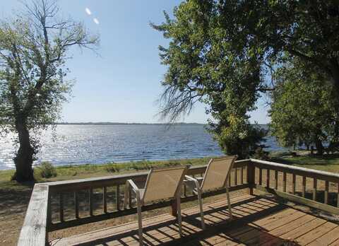 Laurie, MONTELLO, WI 53949