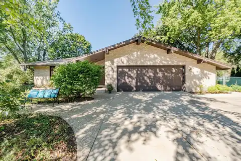 Roanoke, WAUKESHA, WI 53189