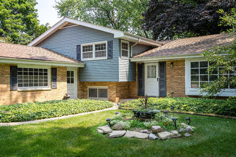 Warwick, MILWAUKEE, WI 53209