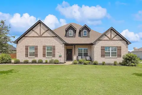 Treys, GODLEY, TX 76044