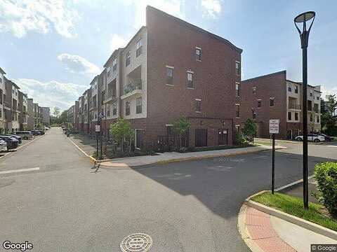 Backett Wood Ter, McLean, VA 22102