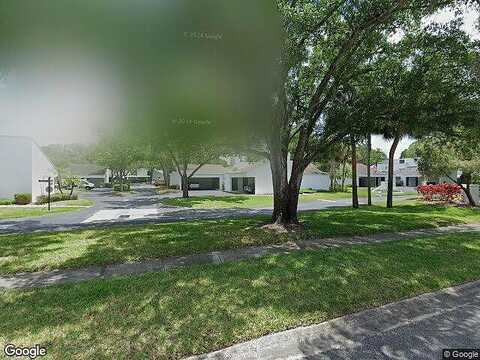 Cypress Ln, Tampa, FL 33618