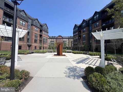 Fair Ridge Dr, Fairfax, VA 22033