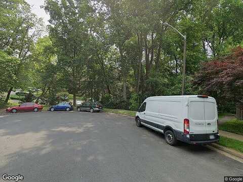 Woodburn Village Dr, Annandale, VA 22003