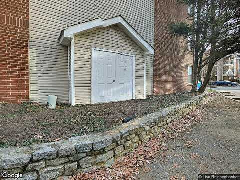 Wyndham Cir, Alexandria, VA 22302