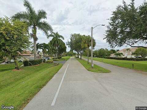 Newport Dr, Naples, FL 34114