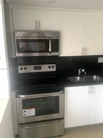 Ne 115Th St, Miami, FL 33181