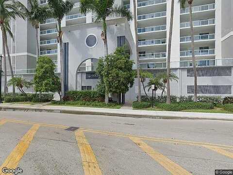N Bay Rd, Sunny Isles Beach, FL 33160