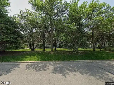Greenhaven Ln, Burnsville, MN 55306