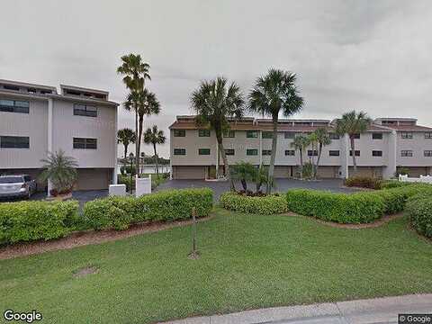 Capri Cir N, Treasure Island, FL 33706