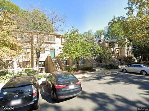 Boathouse Ct, Reston, VA 20191