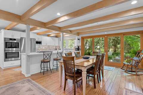 Lamplighter, MEQUON, WI 53092