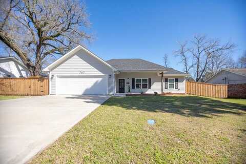 Southwood Dr, Lufkin, TX 75901