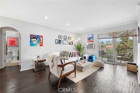 Flores Street #205, West Hollywood, CA 90048