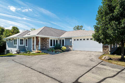 Woodview, MILWAUKEE, WI 53220