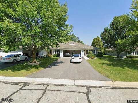 Mequon Square, MEQUON, WI 53092