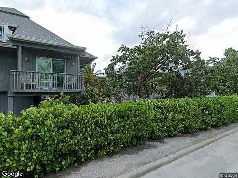 Sandpipper Ct, Captiva, FL 33924