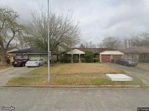 Villa Clara Dr, Friendswood, TX 77546