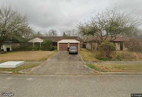 Villa Clara Dr, Friendswood, TX 77546