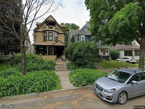 7Th St Se, Minneapolis, MN 55414