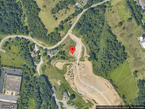 Dana Dr, Coraopolis, PA 15108