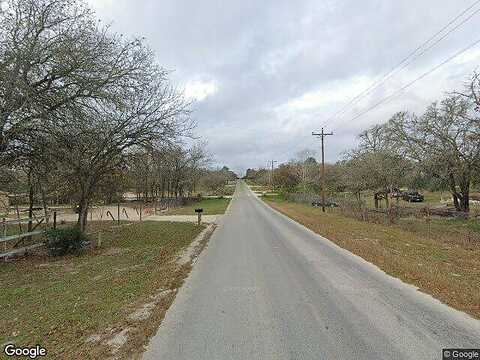 Moru Oak Dr, Seguin, TX 78155